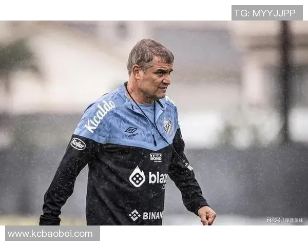 足球界哀悼传奇马球运动员的离世为体育历史留下深刻印记